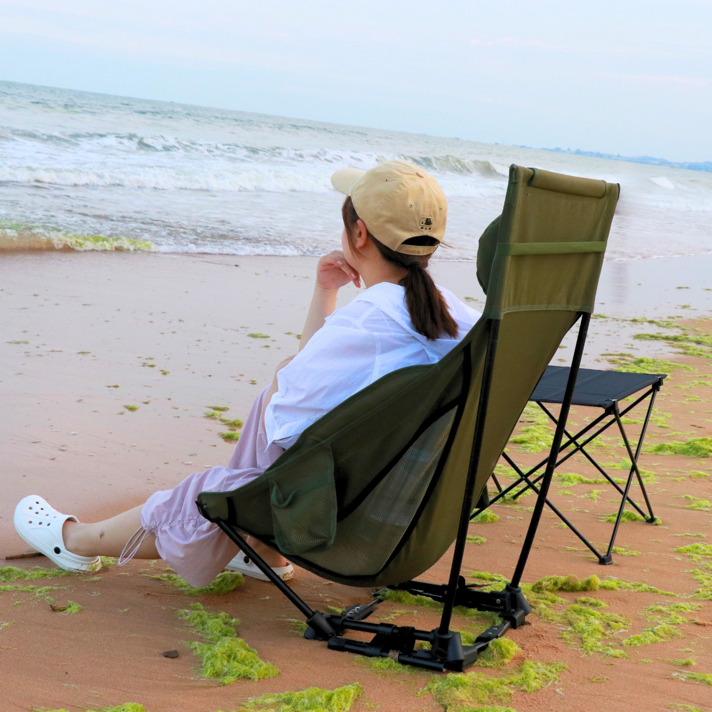 Wildhiker Dual Mode High BacCamping Chair – Portable Folding with Pillow, Arm Pads and Side Pockets – Lightweight Green