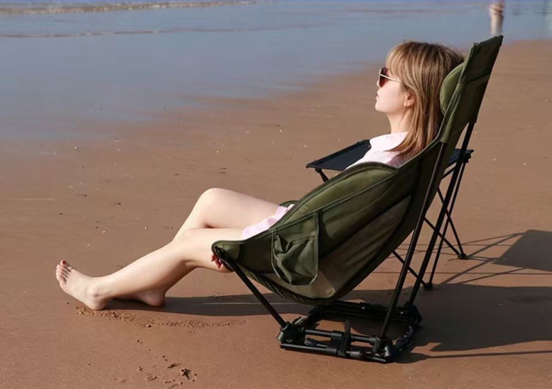Wildhiker chair on a beach day